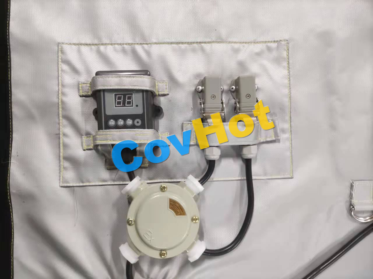 電伴熱<a href=http://www.livedisplayer.com/e/tags/?tagname=%E4%BF%9D%E6%B8%A9%E5%A5%97 target=_blank class=infotextkey>保溫套</a>